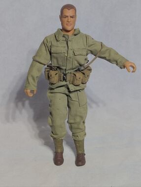 1992 G. I. Joe Army Ranger  Green Military Action Figure with Utility Belt